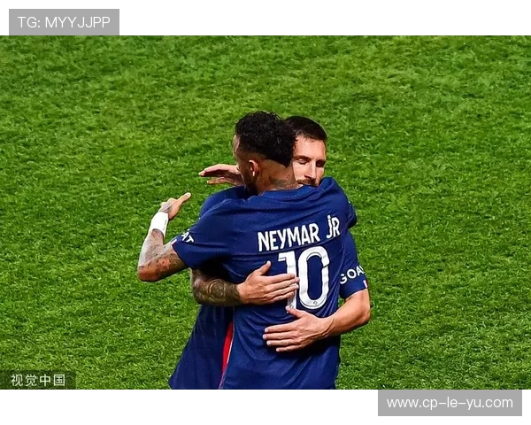 内马尔拒绝与某高层拥抱，场面尴尬