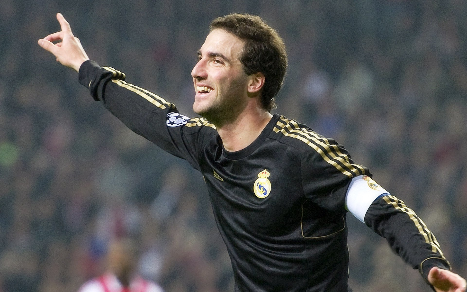 职业联赛对年轻球员的上场容忍度是否足够，职业联赛年龄